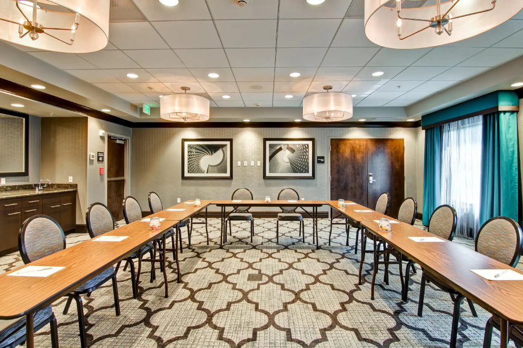 Hampton Inn & Suites Bellevue Downtown/Seattle