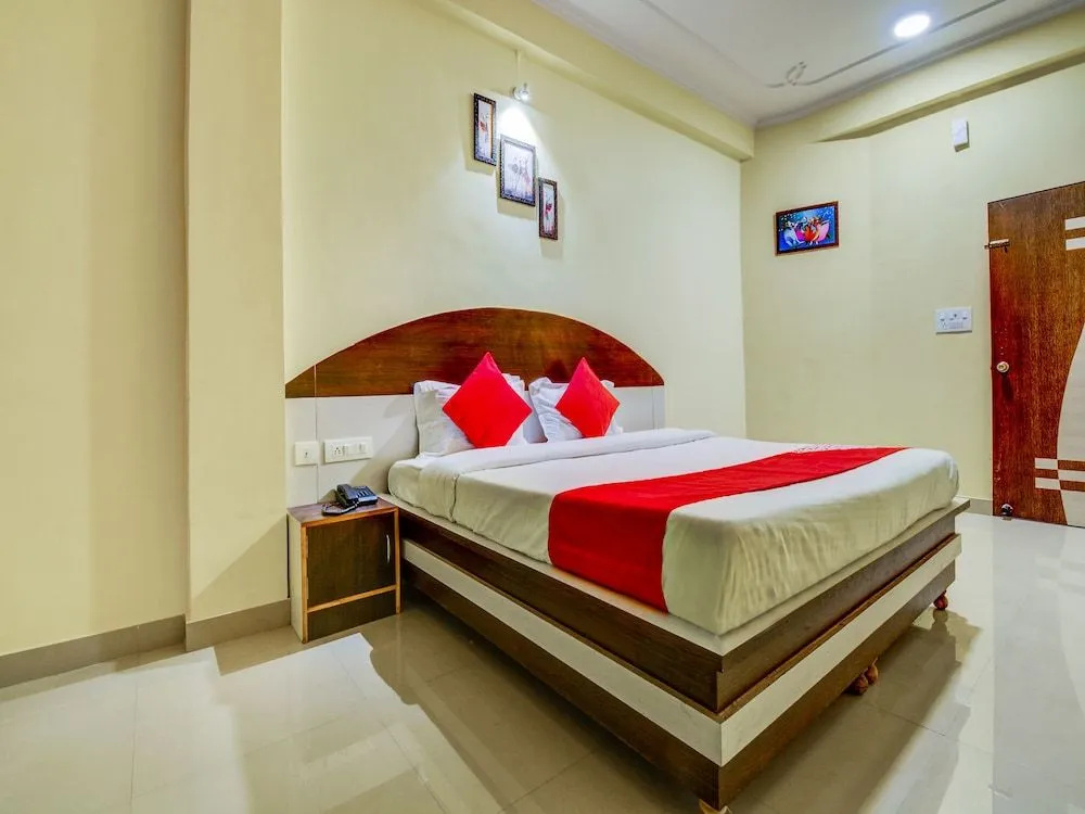 OYO Flagship 22942 Hotel Opal