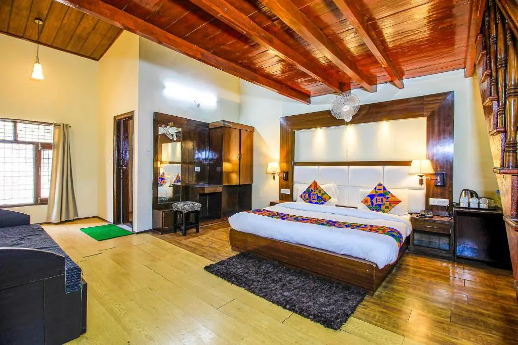 FabHotel Moon II