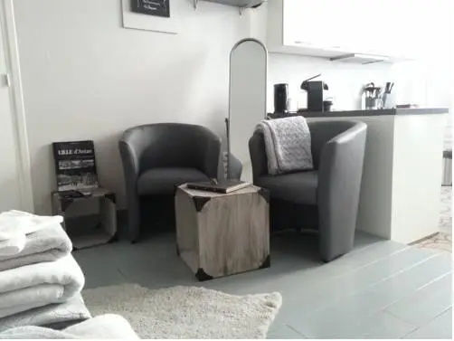 Little Suite - Suzanne (Adults Only)