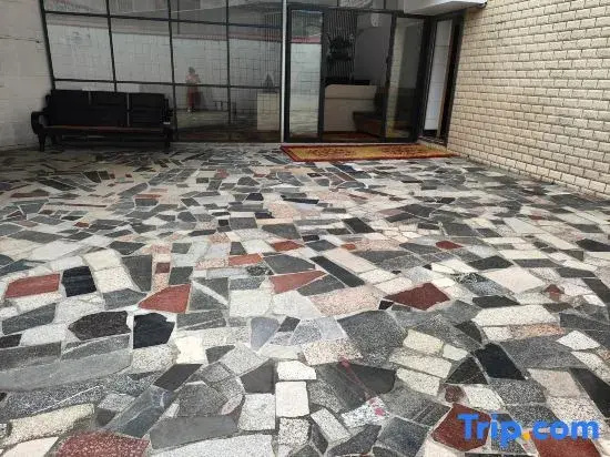 Shuxin Hotel (Guilin Medical University Lidong Campus)