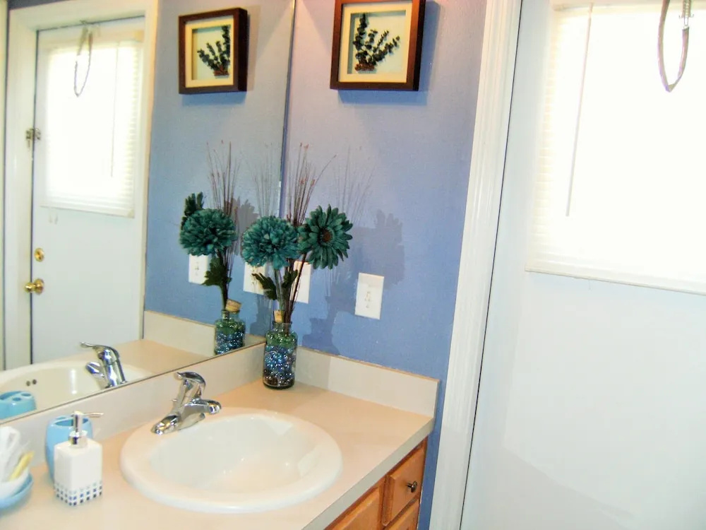 Prime Location In Secure Safe 247 Manned Gatehouse Community With Clubhouse