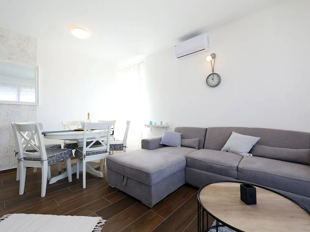 Modern and Luxurius Apartment With Swimingpool, Nice sea View Terrace