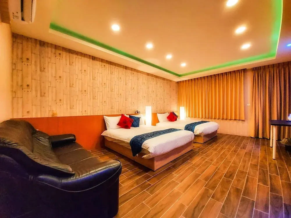 SUAO Backpackers