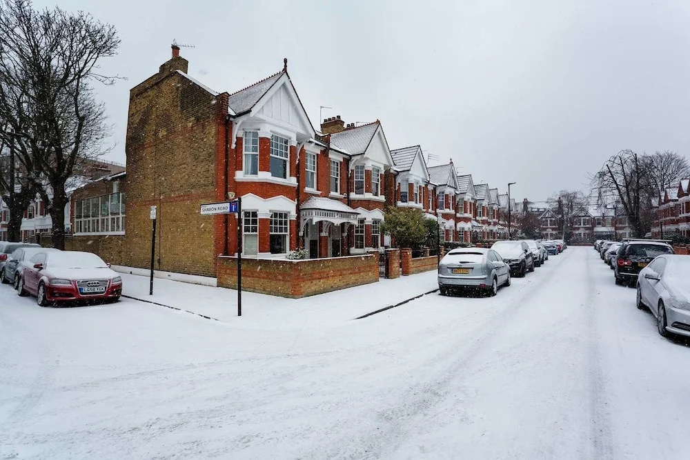 Alwyn Avenue