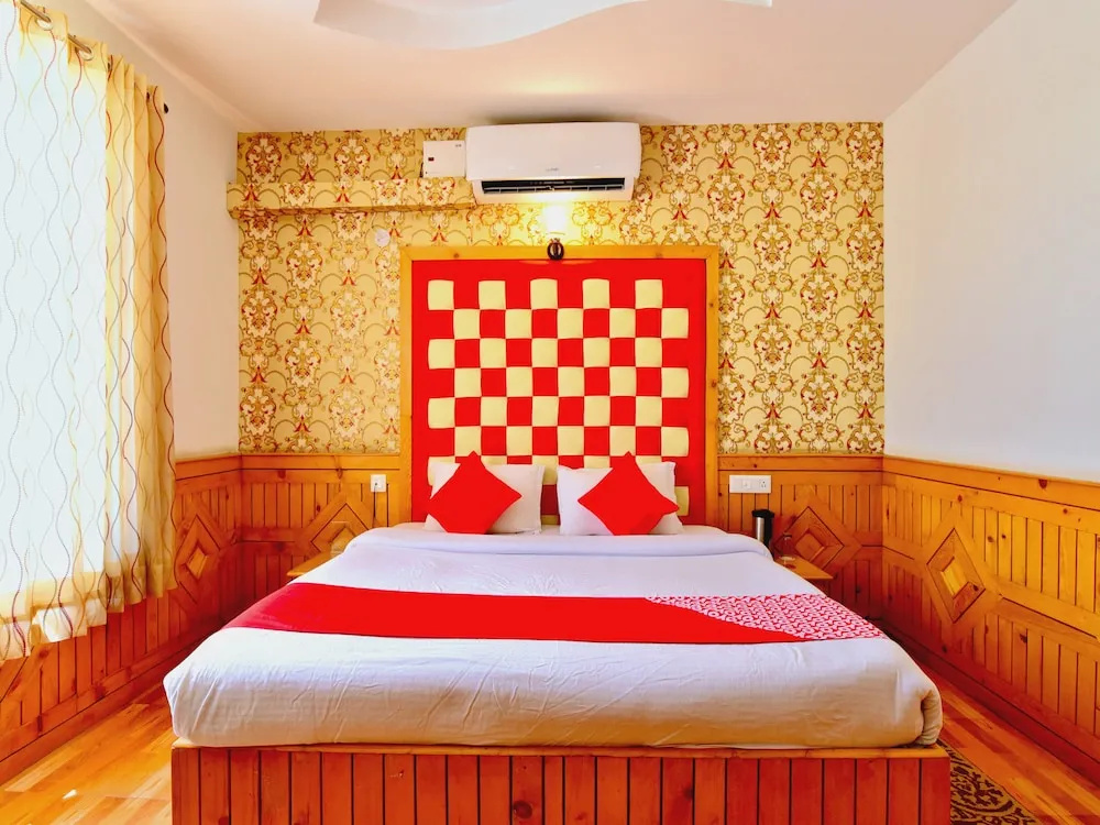 Oyo 36558 Hotel Raxit Inn