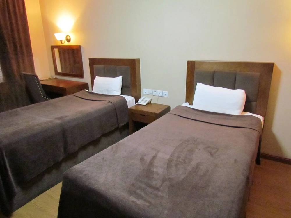 Hotel Street63