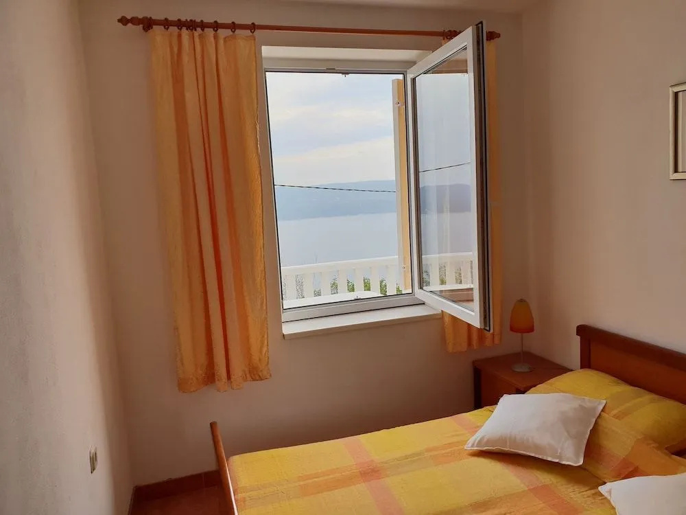 Grand Terrace Sea View Apartment