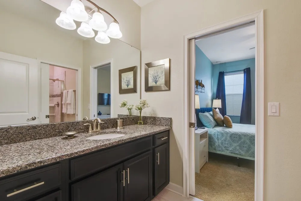 Well Appointed 4-bed Hm w Pool, Gm Rm-1542mvd