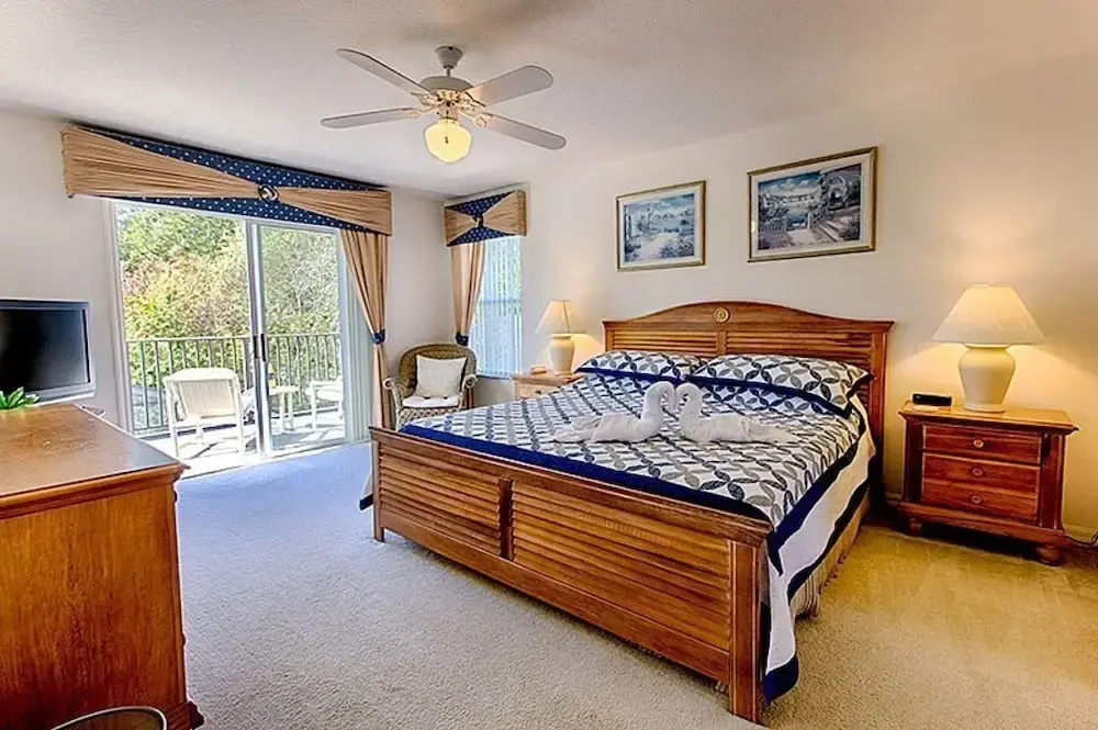 Charming 4-Bedroom Villa with Pool & Spa, Only 15 Minutes from Disney