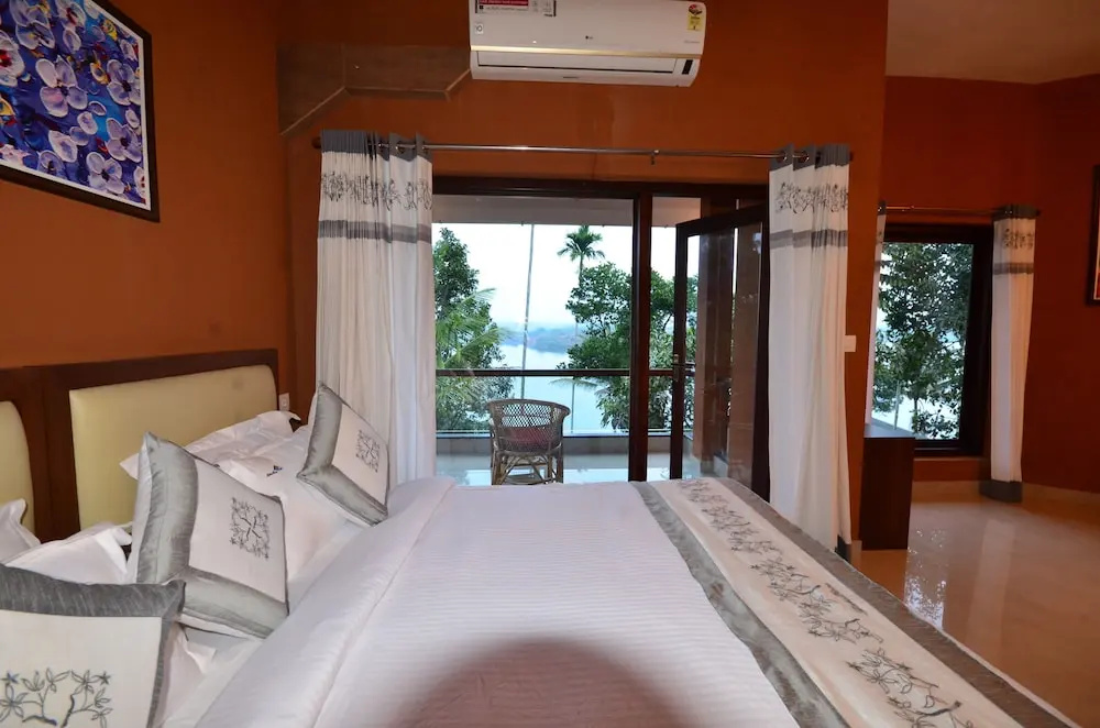 LakeRose Wayanad Resort - Lake view