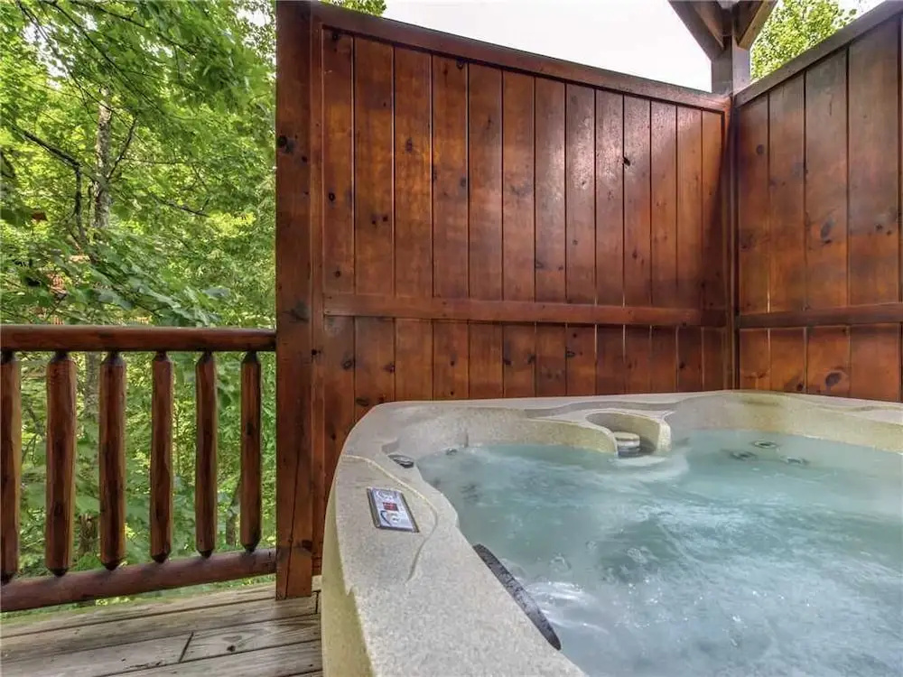 Old Hickory Lodge - Four Bedroom Cabin