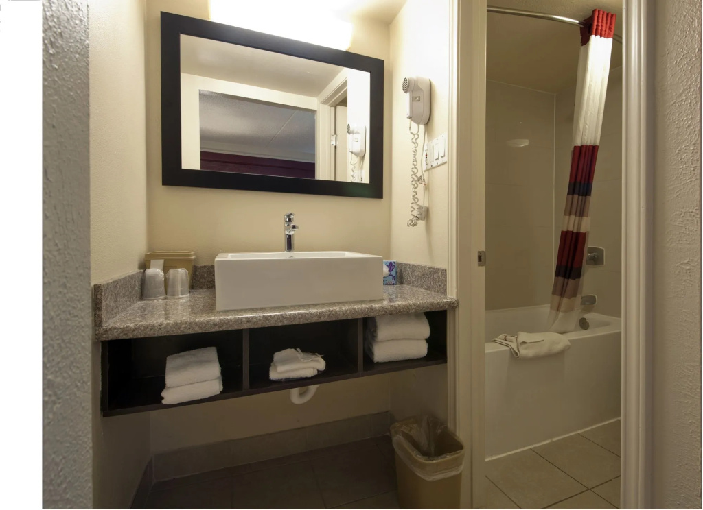 Red Roof Inn North Dallas - Park Central