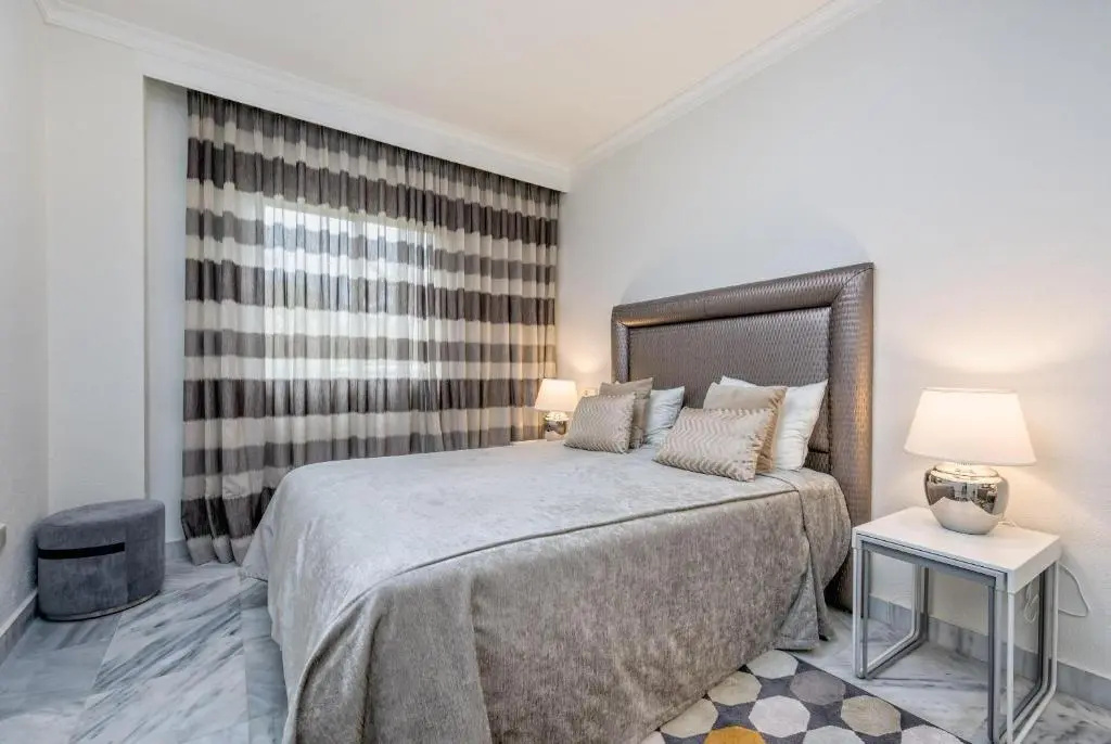 Urb La Dama de Noche 4BR by Rafleys