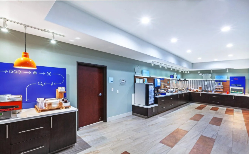 Holiday Inn Express & Suites Longview South I-20 by IHG