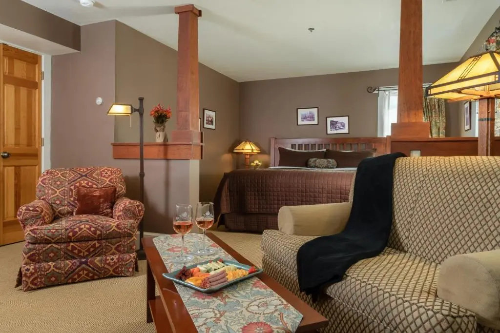 Lake Pointe Inn