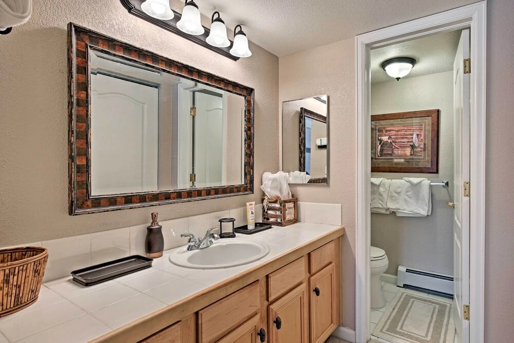 Steamboat Springs Condo w/ Hot Tub & Ski Bus!