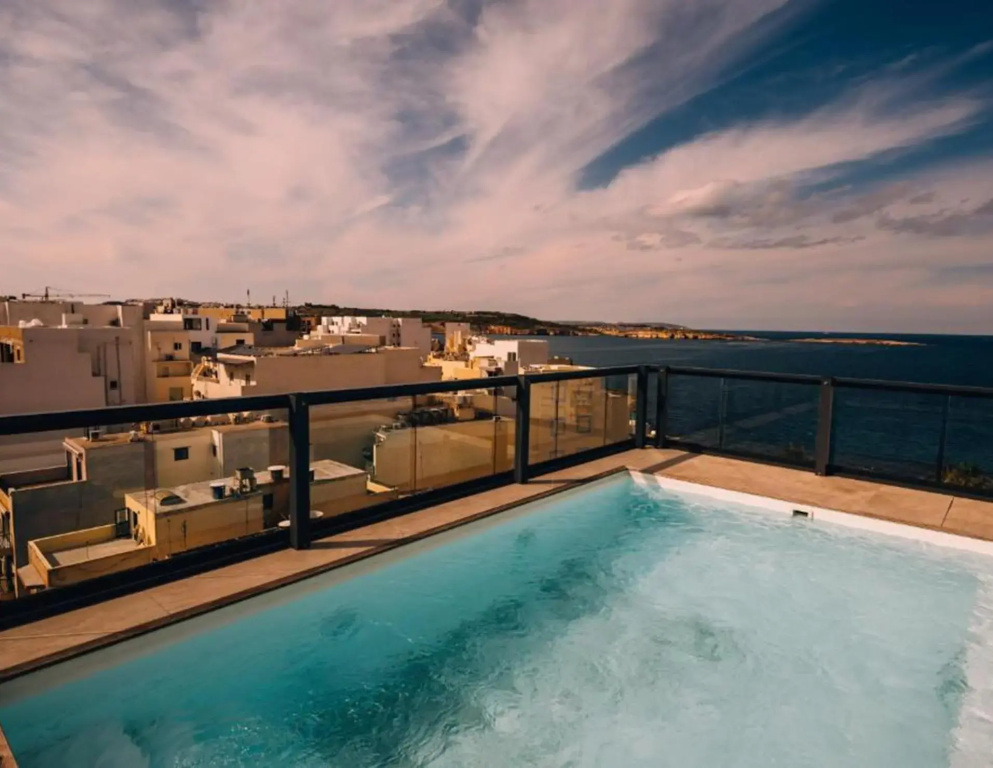 Primera Hotel
