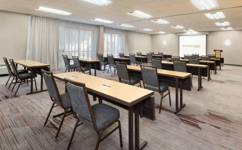 Courtyard by Marriott Atlanta Executive Park/Emory