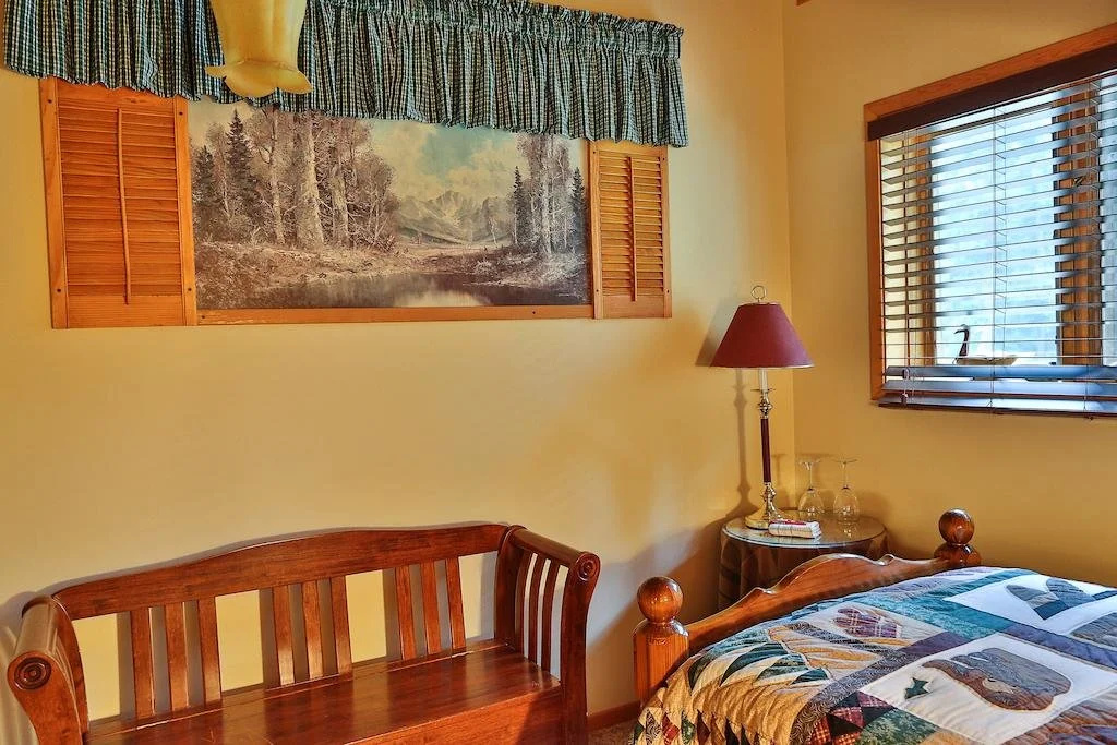 Mountain River Lodge