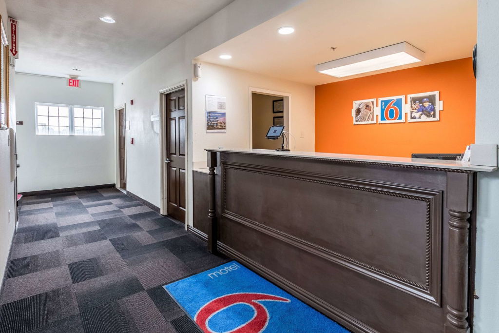 Motel 6-North Richland Hills, TX - Rufe Snow