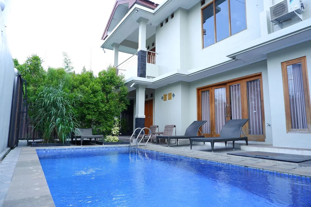OYO 703 Omah Olin Guesthouse