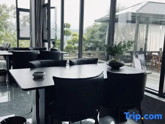 Qiaozhuanju Hotel