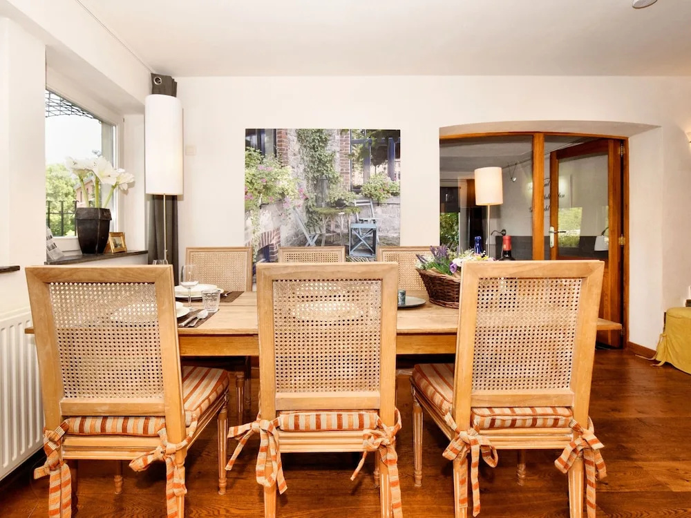 A Beautifully Furnished, Traditional Holiday Home