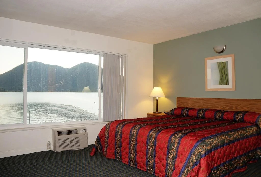 Lake Marina Inn