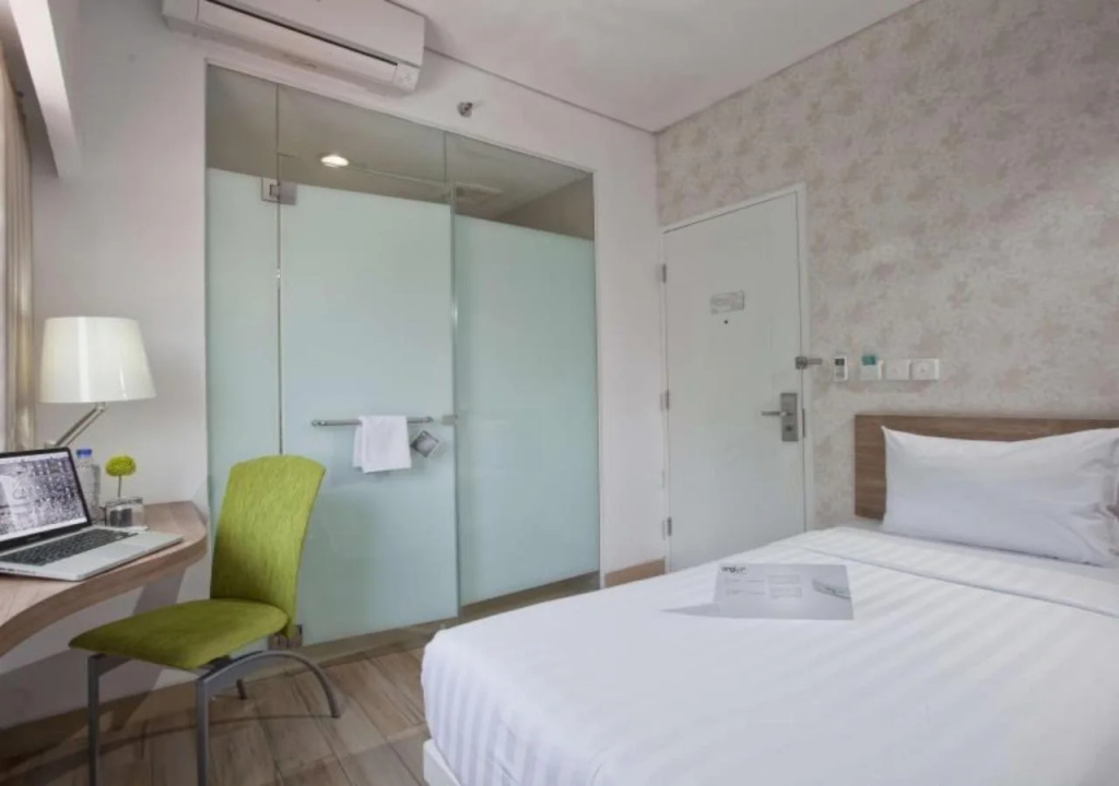 Whiz Hotel Cikini Jakarta