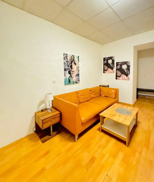 Cityside Two Bedroom Apt Budget Stay
