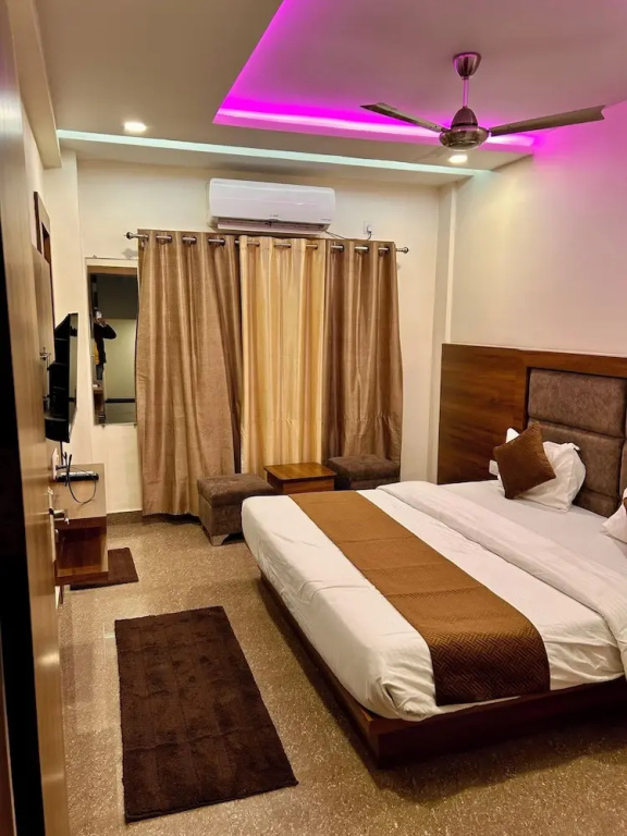 Hotel Shivalaya by Kuumars