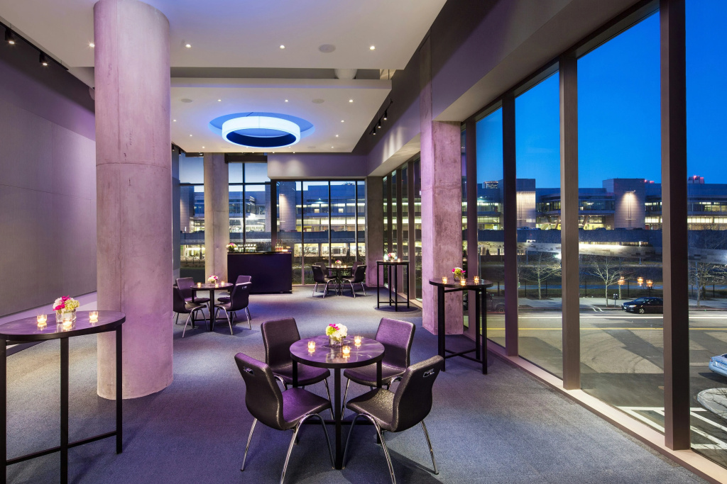 Aloft by Marriott Boston Seaport District