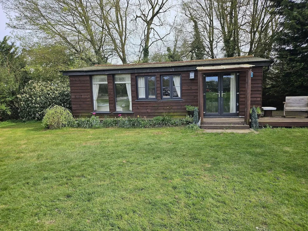 Remarkable 1-bed Cabin in Dunmow