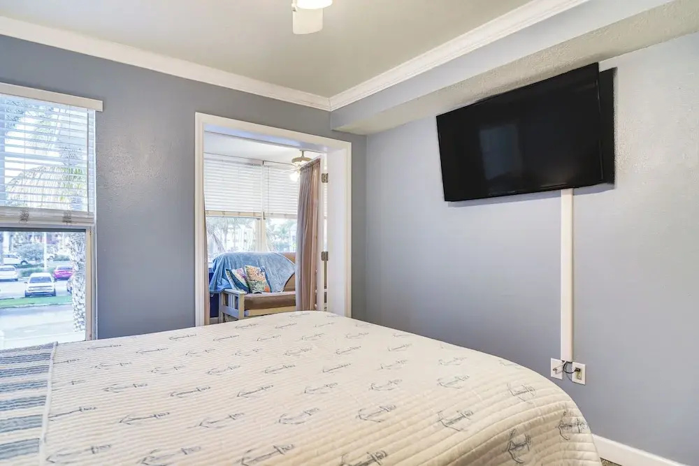 Resort Condo w/ Beach Access in Indian Shores!