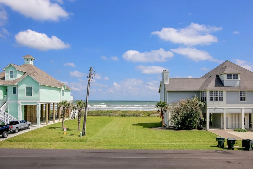 Sea Pearl 6 Bedroom Home