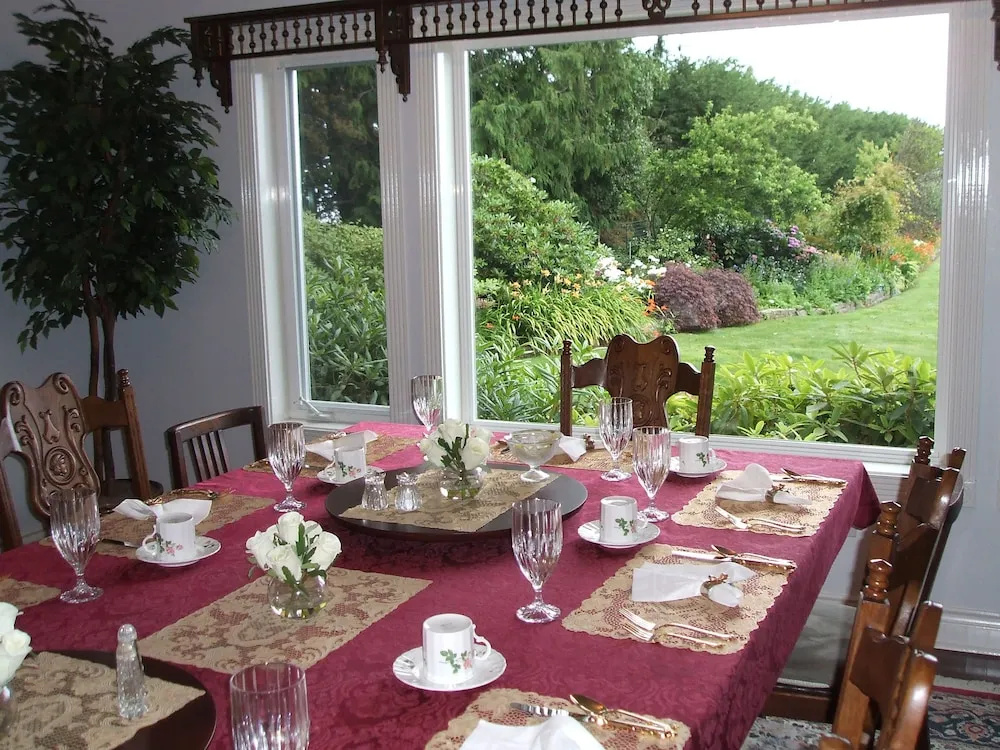 Sea Cliff Gardens Bed & Breakfast