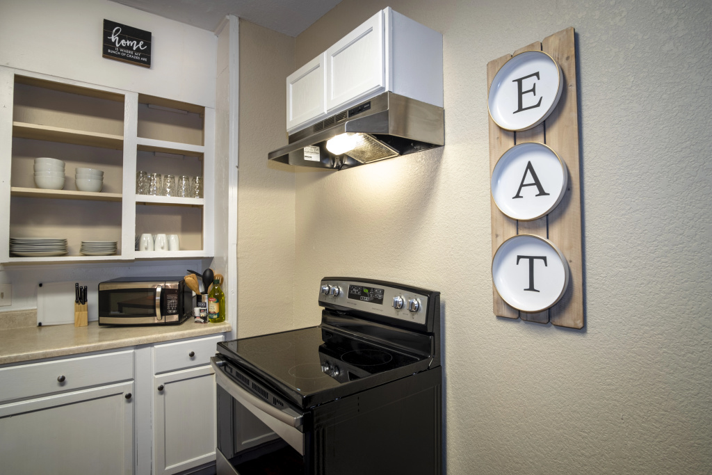 Cozy Downtown Guest House 2br/1ba Sleeps 8