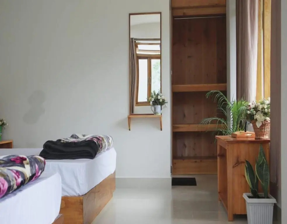 Hyangla Namsha Retreat
