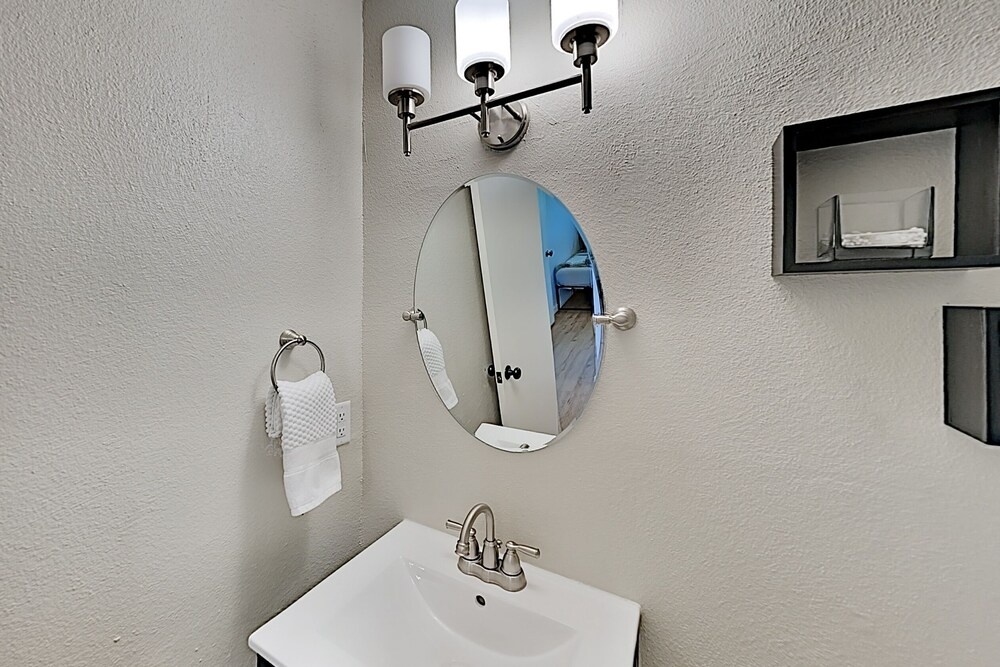 The Blue In Old Town 3 Bedroom Home