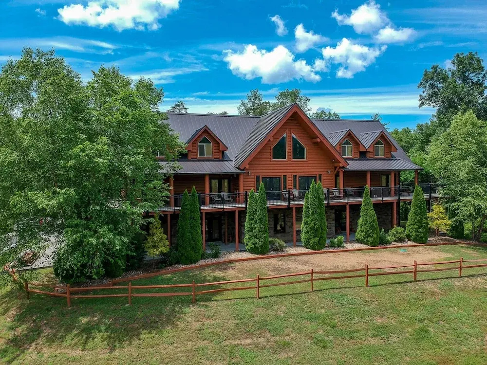 Moose Hollow Lodge