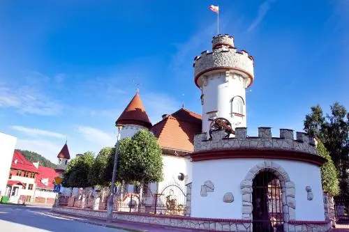 Zamek Pod Brzozami, Wynajem Pokoi