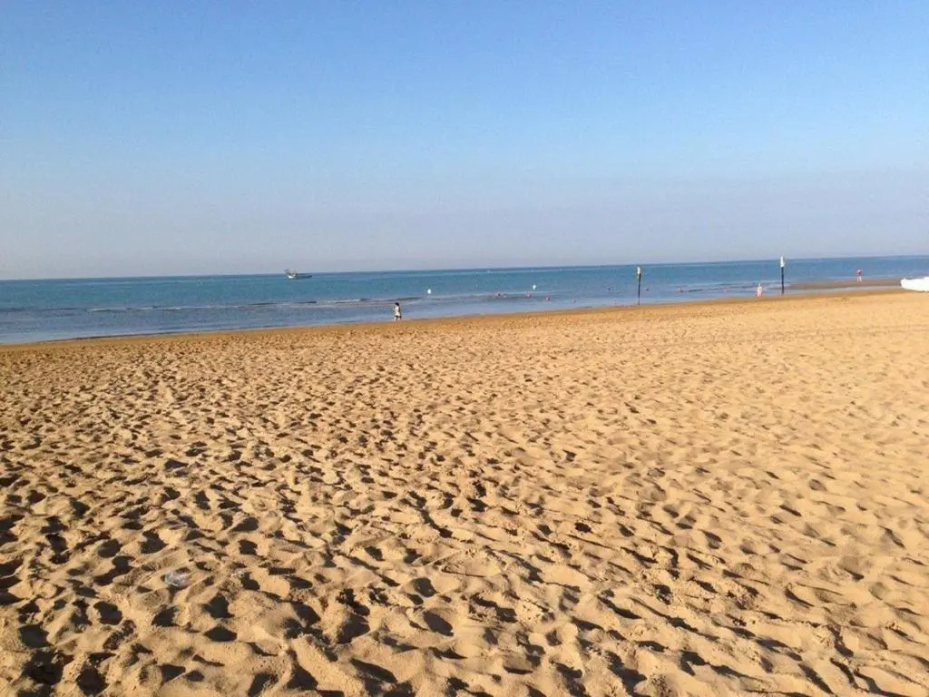Seafront Apartment - Beahost