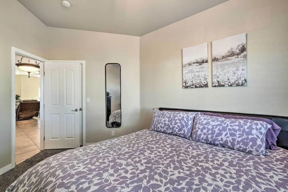 3 Mi to Lake Lake Havasu Home with Pool!