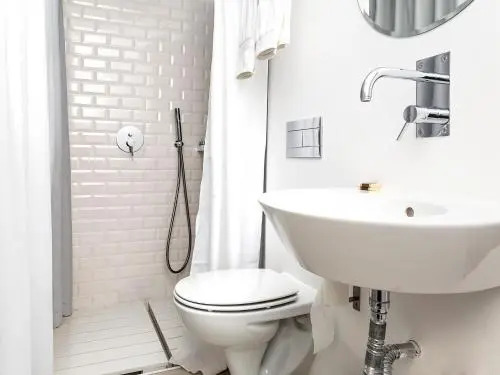 Santa Bica Eat Drink & Sleep