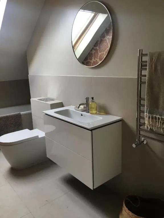 Stunning 5 bed house with private garden