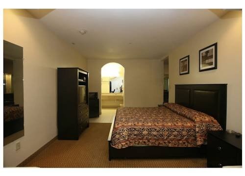 Redwood Suites