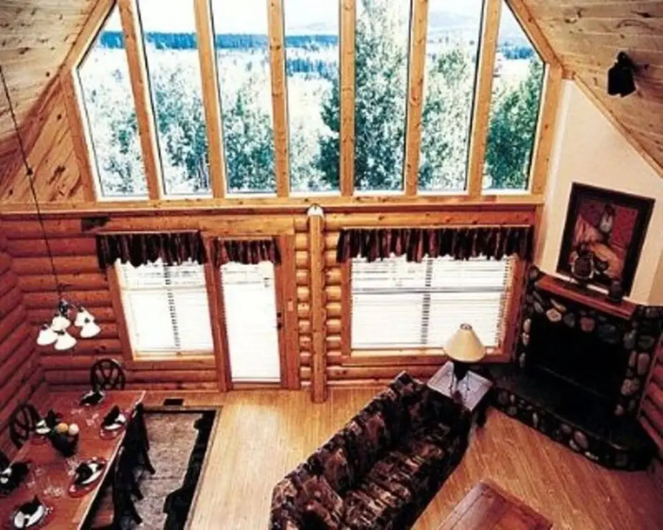 Entire Charming Cabin With Lake And Mountain View for 10 People