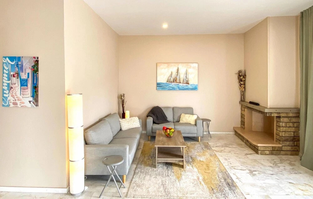 Beautiful Apartment in Chalkida With Wifi and 2 Bedrooms