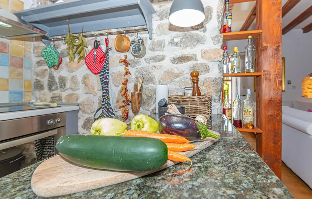 Three-Bedroom Holiday Home In Lozovac